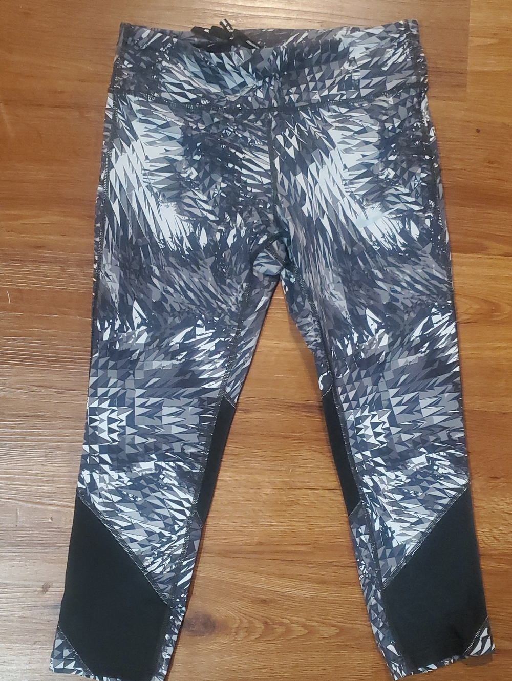 Nike Running Black and Gray Printed Capri Leggings